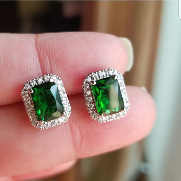 Swarovski Elements 925 Sterling Silver Emerald Green HaloEarrings NEW - Picture 3 of 14